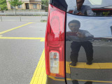 暗い道でも明るいライトでサクサク運転できますよ!