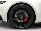 F:245/35ZR/20、R305/30ZR21