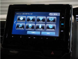 【ディスプレイオーディオ】普段スマホで聴いている音楽も車内スピーカーで聴けます。スマホをつなぐには別途、ケーブル等が必要です。