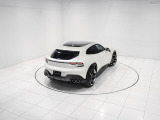 フェラーリの新しい可能性を提示するPUROSANGUEを、ぜひ当ショールームでお確かめください。