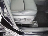 運転席にはパワーシート装備です☆彡