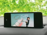 停車時にTV視聴が可能。お子様連れのご家族でも、後部座席で快適にお過ごしいただけます。