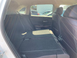 ZR-Vの後部座席は倒して荷室とつなげることが出来ます!片方ずつ倒せるので乗る人数や積む荷物に合わせてシートアレンジをご活用ください!
