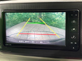【バックカメラ】駐車時に後方がリアルタイム映像で確認できます。大型商業施設や立体駐車場での駐車時や、夜間のバック時に大活躍!運転スキルに関わらず、今や必須となった装備のひとつです!