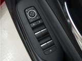 ◆パワーウィンドウスイッチ◆運転席から全席の窓の開閉操作を行うことが出来いつでも換気ができます!