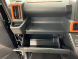 認定中古車はご購入から1年間・距離無制限の保証付き!(年式により6ケ月・距離無制限となります)