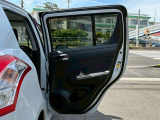 運転席側後部座席のドアです