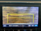【リヤカメラ・トップビュー】真上からの映像で後方を確認でき、後退駐車や狭い場所での車庫入れも安心です。
