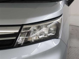 LEDタイプのヘッドライトになります。