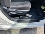 入庫した車両は美装斑がクリーニング☆専用洗剤や機械を使います。 安い!!でも綺麗をモットーに内外装ともに魂を込めて仕上げています