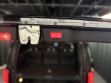 電動リアゲート付でお荷物の積み込み・取り出しが楽々にできます。