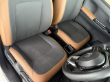 当店の車はHonda認定中古車になります。納車前の点検整備、内外装の仕上げもちろんのこと、走行距離無制限の無料保証もついておりますのでお客様に安心していただけるお車を取り揃えております。