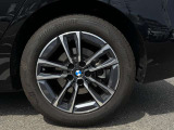 サービスにはドイツ本国と同様に教育と訓練を受け、BMWを知り尽くした「マイスター」が数多く在籍しております。360度による納車前点検整備で、お客様に安心と安全をお届けいたします。