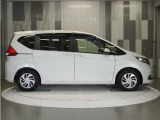 車両本体価格以外に必要な諸費用を含めたお支払総額を表示しています。車両本体価格は安いけれど諸費用が高い!!なんてことにならないよう購入に必要な金額=総額をご確認ください。