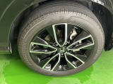 純正アルミホイールです。足元が引き立つので、車全体のイメージがアップしますよ!