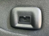 後席にもUSB充電ポート装備!