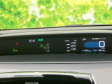 車両情報が一目で確認できる、スタイリッシュなメーターデザイン。ドライビングをより安全に、そして快適にサポートします。