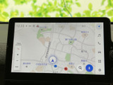詳細な地図情報とスムーズな操作性で、目的地へのナビゲーションをサポート。最新の交通情報も確認でき、安心ドライブを後押しします。