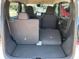 後席は片方ずつ前後にスライドしたり、倒すことができます。軽自動車でありながら広い空間をうまく利用し、乗車人数や荷物量に合わせて自由自在です♪