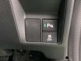 【パーキングセンサー】駐車や出庫時にクルマの前後の障害を検知し、音とディスプレイでお知らせします。VSA搭載。横滑りを抑えて、安全な走行を確保します。