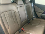 ご納車前に、リア3面にプライバシーフィルムの施行も可能です。荷物の盗難防止、UVカット等の効果があります。プロが選ぶ高耐久、高品質なフィルムは種類も豊富で仕上がりも非常に綺麗です。