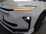 LEDヘッドライトです。デザイン性がよくとても明るいので、夜間の走行や悪天候でも安心です。しかも長寿命!
