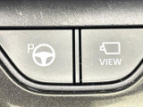 【リモート機能つきアドバンストパーク】専用スマートフォンアプリの使用で、車外から遠隔駐車・出庫が可能な先進機能。広い場所で乗り降りしたい時に便利です♪