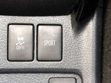 ドライブモード「スポーツ」が選べます。車種によりアクセルレスポンスやステアリングの重さ、エアコンの利き具合等が違います。