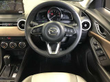 ハンドルも手にしっくり馴染み、握りやすくしっかり車の情報が伝わってきます。