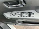 運転席のパワーウインドウ等操作部