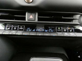 左右独立温度コントロールフルオートエアコンです。運転席、助手席それぞれで独立して温度設定ができます。冷え性の方が乗っても安心ですね♪