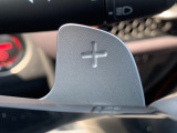 ■パドルシフト■ステアリングから手を離さずに、簡単にシフトチェンジ。マニュアル車感覚のシフトチェンジが愉しめます。