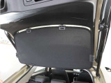 荷室を覆い保護してくれるカバーを装備!。プライバシー保護にも役立ちます。