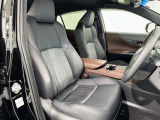 居心地の良い運転席、長く座ってられるリラックスできるデザインがいいですね。