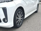 【届出(登録)済未使用車とは】自動車の分類では「新車」「中古車」この2種類しかありません。走行距離が100km未満かつ初度登録または初度届出された車両を「届出(登録)済未使用車」と呼んでいます。