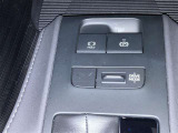 電動パーキングブレーキ&ブレーキホールド☆HOLDスイッチを押しシステムONの状態にしておくことで渋滞や信号待ちなどでブレーキを踏んで停止した時保持してくれる。