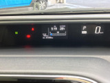 視認性の高いメーターデザインで、運転に必要な情報をひと目で確認できます。安全運転をサポートする頼もしいパートナーです。