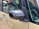 車両の前後左右に搭載した4つのカメラにより、車を真上から見ているような映像を表示。運転席から確認しにくい車両周囲の状況を把握できます。