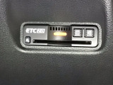 【ETC車載器】もはや必須アイテムのETCを搭載!高速道路のご利用時にとても便利!わずらわしい料金所での現金支払いが不要となりスムーズに通過できます♪