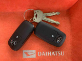 納車前には12ヶ月点検相当の点検と消耗品の交換をダイハツの整備士がしっかり整備してお渡しします。また、納車後には無料の1ヶ月点検がございます。