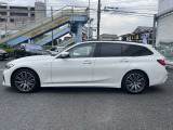 カー・ライフのさまざまなリスクのある状況を自動的に記録。運転中はもちろん駐車時まで、愛車とその周囲を監視・記録する基本機能に加え、Proにはその場で画像を確認できる液晶ディスプレイを搭載。