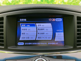 使いやすいインターフェースで、スムーズなナビ操作と快適なオーディオ体験を実現。目的地設定も簡単で、運転中でも安心してご利用いただけます。