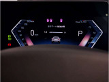 【BMWライブ・コックピット】コントロール・ディスプレイとインスツルメント・ディスプレイから構成されるディスプレイ・ネットワークにすべての情報がより分かりやすく表示されます。