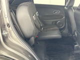 【シートアレンジ】リアシート座面を持ち上げると、背の高い荷物を積むのに便利なトールモードに変身します!多彩なシートアレンジで使い勝手良好!