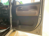 全ての車両に除菌・消臭システム「ワンダークリーン」を施行済みです。シートの表面はもちろん、後ろの席や足元も徹底的に除菌しております。
