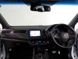 【ルームクリーニング】せっかく乗るならピカピカの車がいいですよね!当店は、他社では省きがちな細部に至るまで、徹底した清掃を行っております。