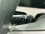 スムーズな操作で、視界を確保するワイパーレバー。雨の日でも安全運転をサポートします。