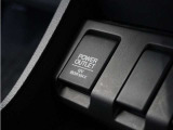 ◆アクセサリーソケット◆ドラレコの電源やスマートフォンの充電等に使用できる便利な電源ソケット!使いやすい場所に装備されています。