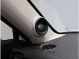 Aピラーに付く純正ツィーターは、メインスピーカーだけの時より抜けが良くなります♪