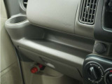 ◆インパネトレイ◆お財布や携帯、小物置きに便利なトレイが助手席側にございます。